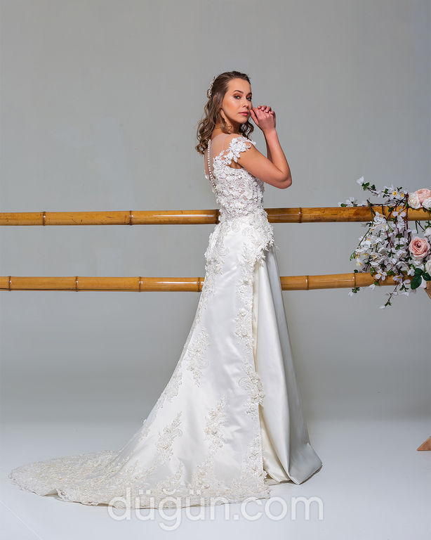 HLE 13 A Kesim Sırt Dekolteli Düşük Omuz Gelinlik 1