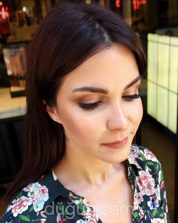 Make Up by Zella Bella