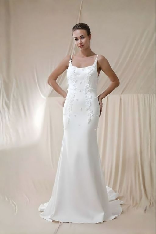 80010 Balık Kesim Sırt Dekolteli Romantik Gelinlik 1