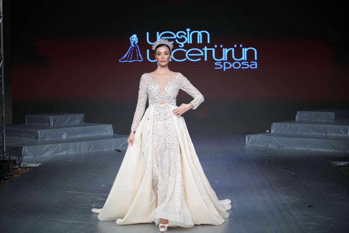 İllüzyon Yaka A Kesim Gelinlik