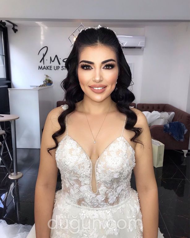 Poyraz Mert Coşkun Makeup Studio