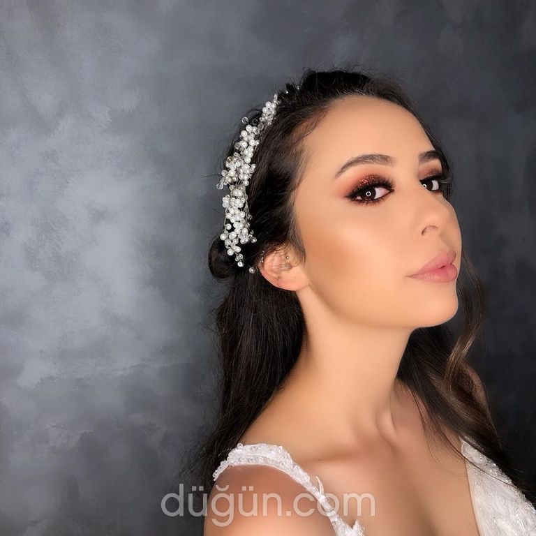 Nazire Mert Make-up Artist