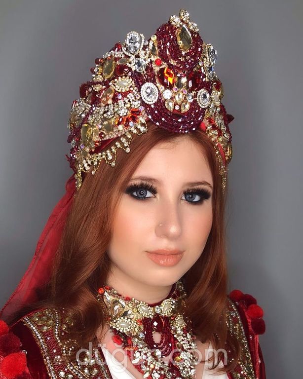 Nazire Mert Make-up Artist