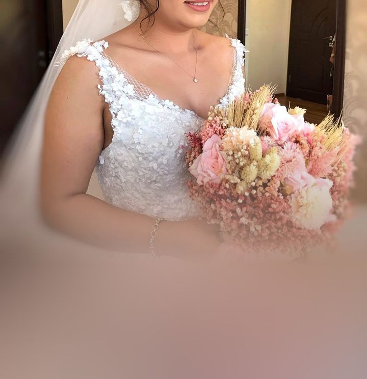 Hilal Sarı Makeup Studio
