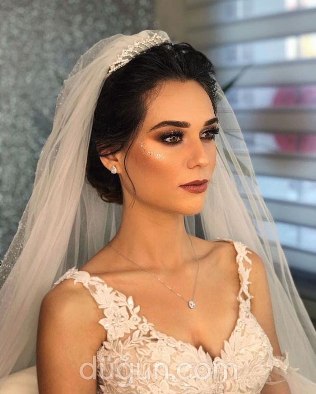 Hilal Sarı Makeup Studio