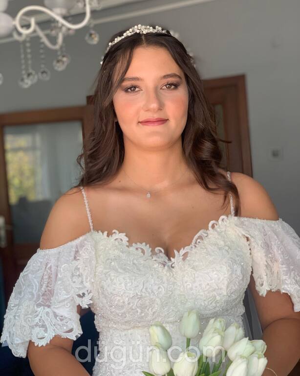 Naciye Kısar Makeup