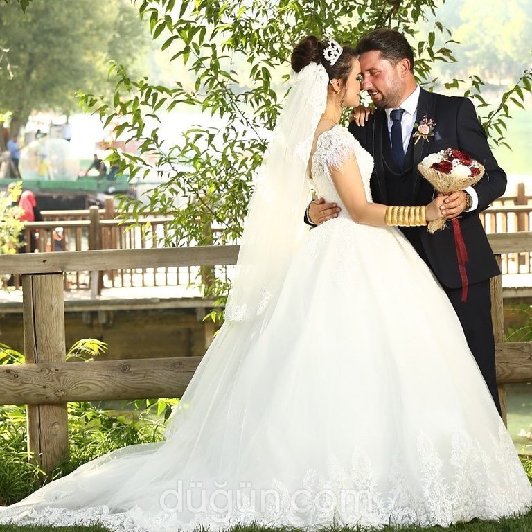 Arsem Gelinlik & Moda Evi