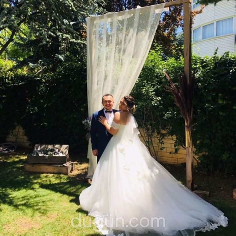 Lilya Gelinlik Ve Modaevi