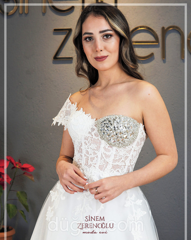 Sinem Zerenoğlu Moda Evi 12 A kesim Tek omuz Modern gelinlik - 2