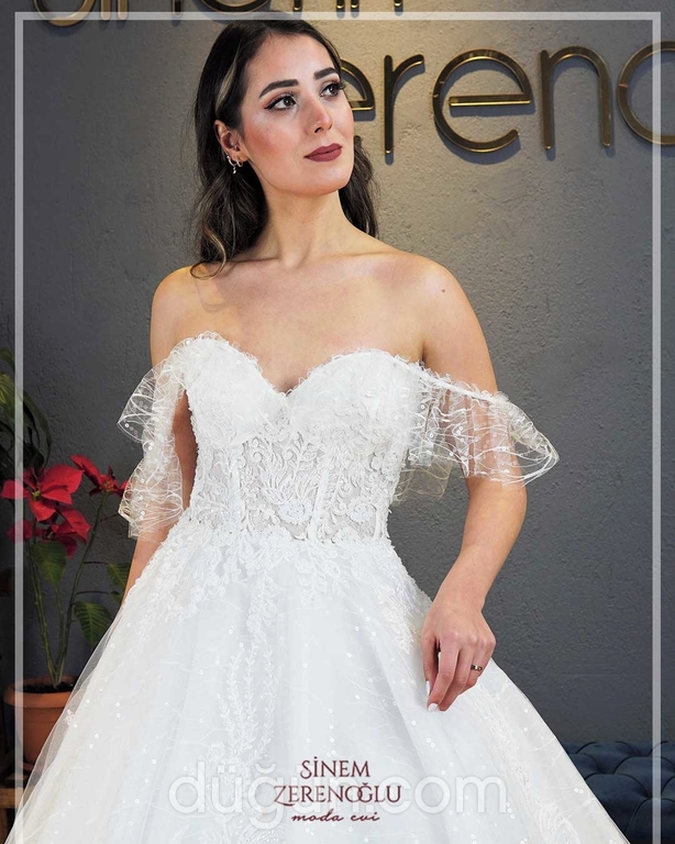 Sinem Zerenoğlu Moda Evi 10 A kesim Düşük omuz  Romantik gelinlik