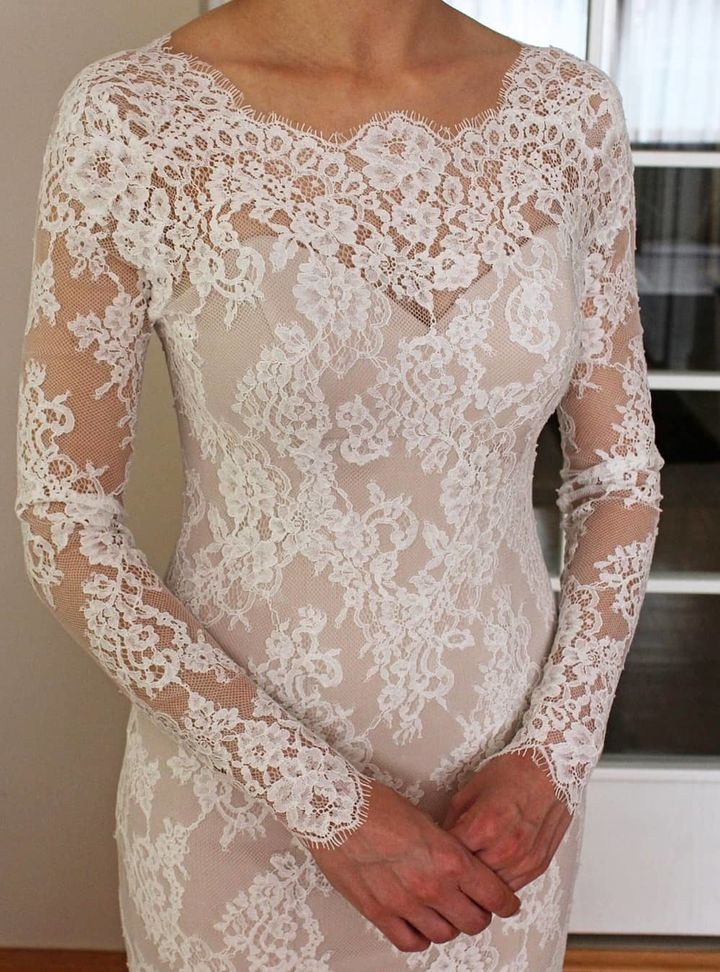 MNE 5 Balık Kesim Kayık Yaka Sırt Dekolteli Gelinlik