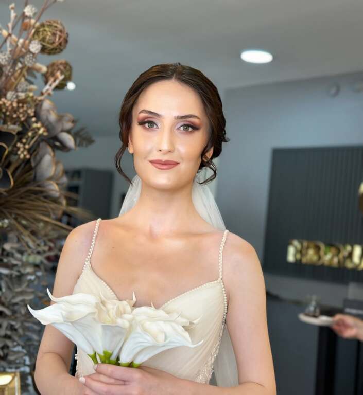 Ebru Öztel Kuaför