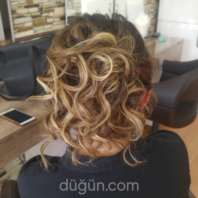 Dolunay Kuaför ve Güzellik Salonu