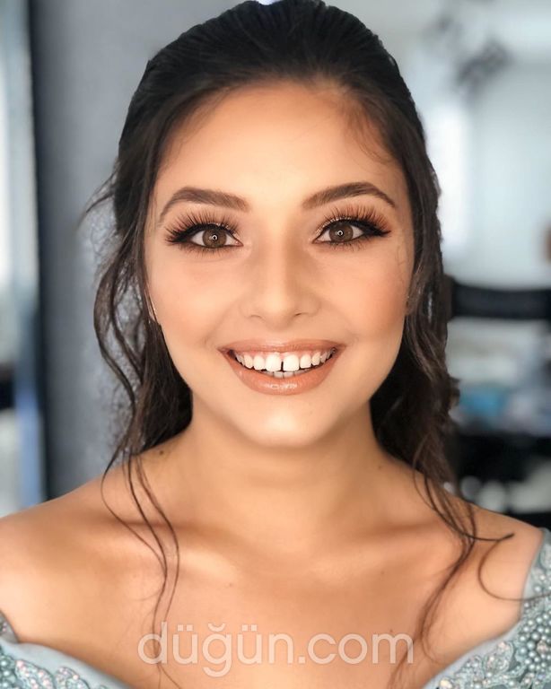 Büşra Saraç Make Up Studio