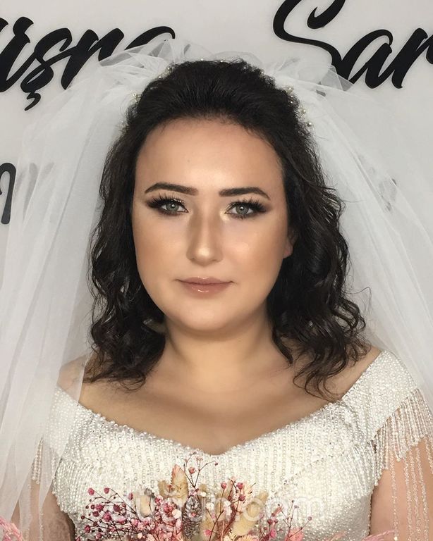 Büşra Saraç Make Up Studio