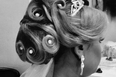 Azize Öztap Kuaför & Güzellik Merkezi