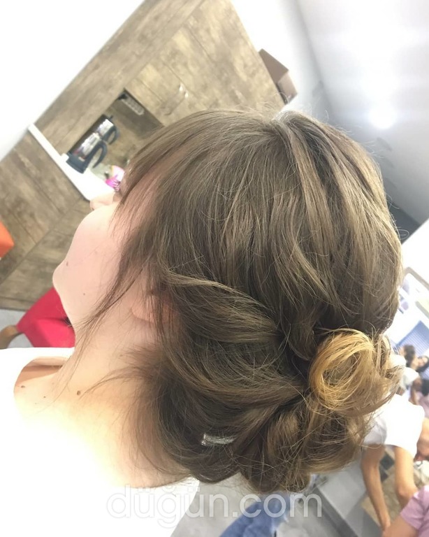 Burhan Akar Saç Tasarım