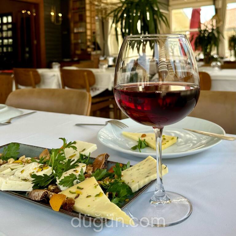 Tike Restaurant IstMarina