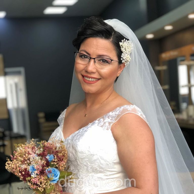 Dilay Yıldız Make-up & Hair