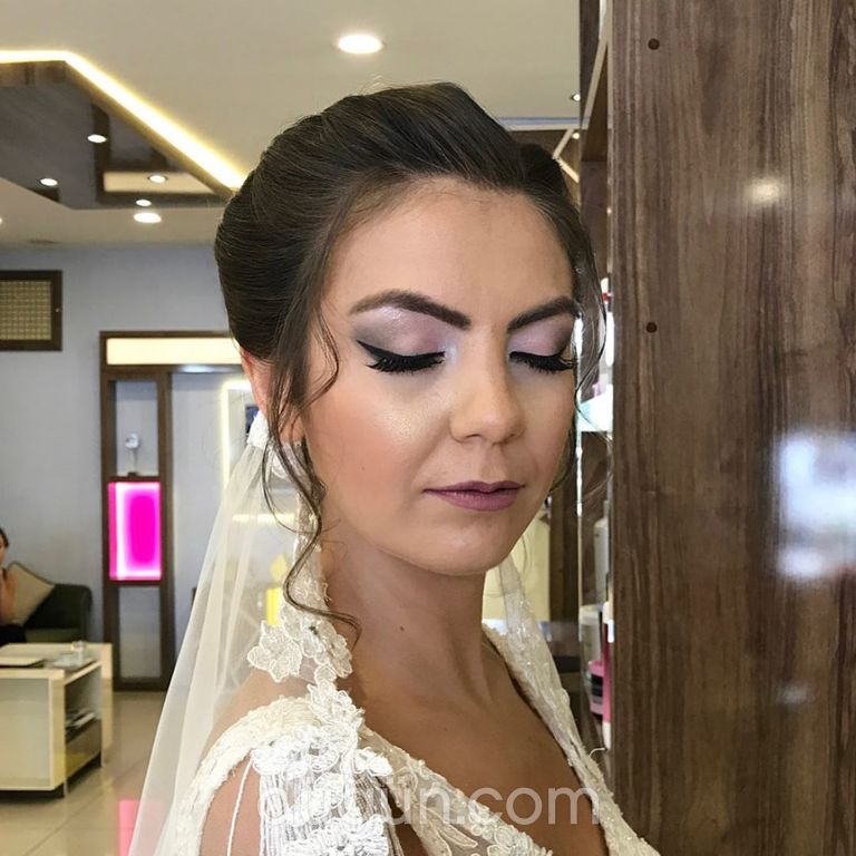 Dilay Yıldız Make-up & Hair