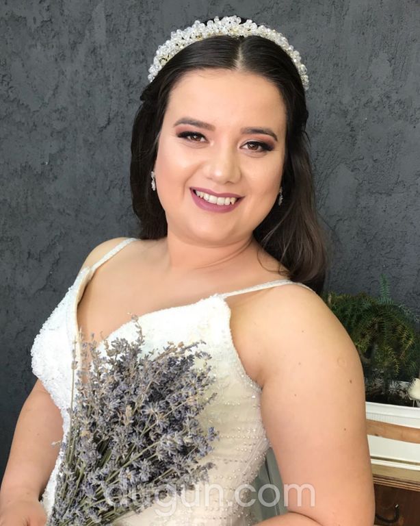 Esra Selçukkaya Kuaför ve Güzellik