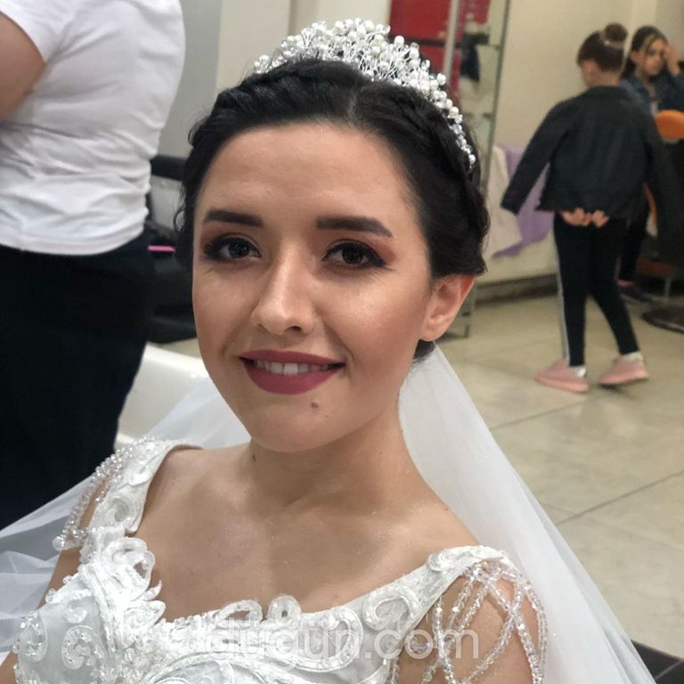 Burcu Şanlı Vip Hair Make Up Studio