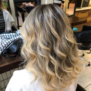 Saygın Bay Bayan Kuaför