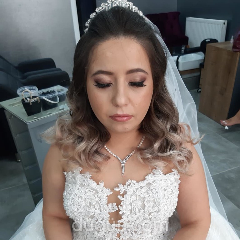 Özge & Yılmaz Saç Tasarım