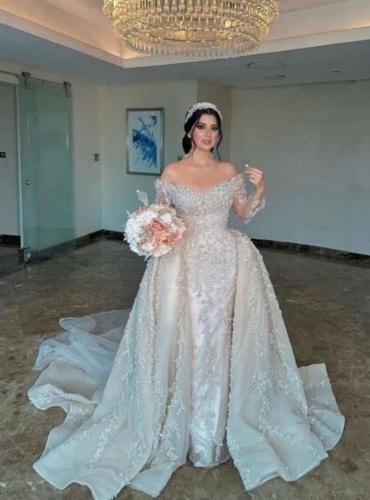 Kayık Yaka Prenses Gelinlik