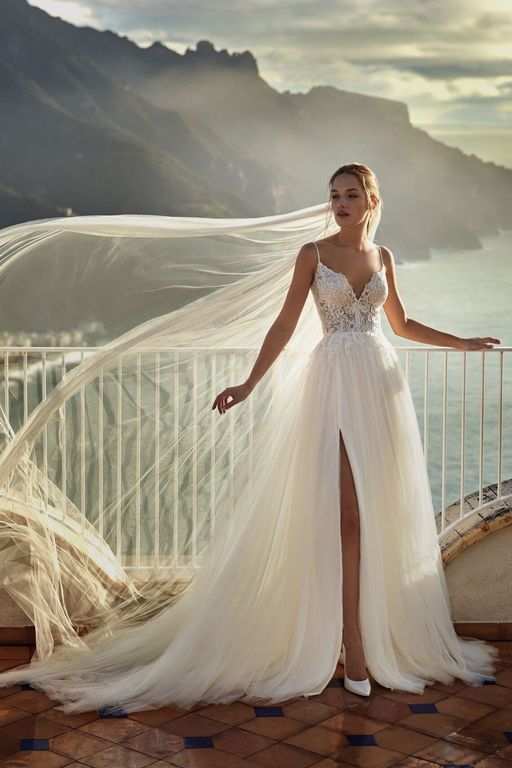 EEGA-315-25 A Kesim V Yaka Göğüs Dekolteli Gelinlik 4