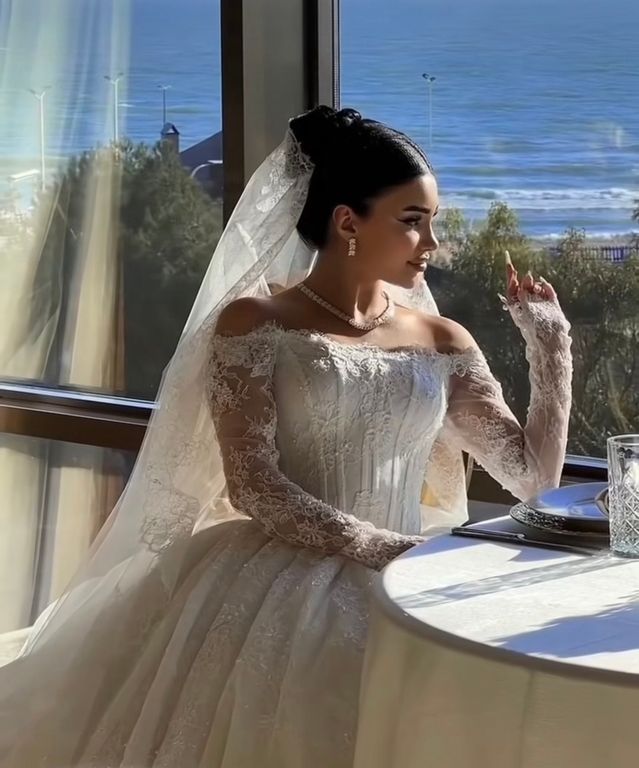 Erbay Ekinci Gelinlik & Abiye