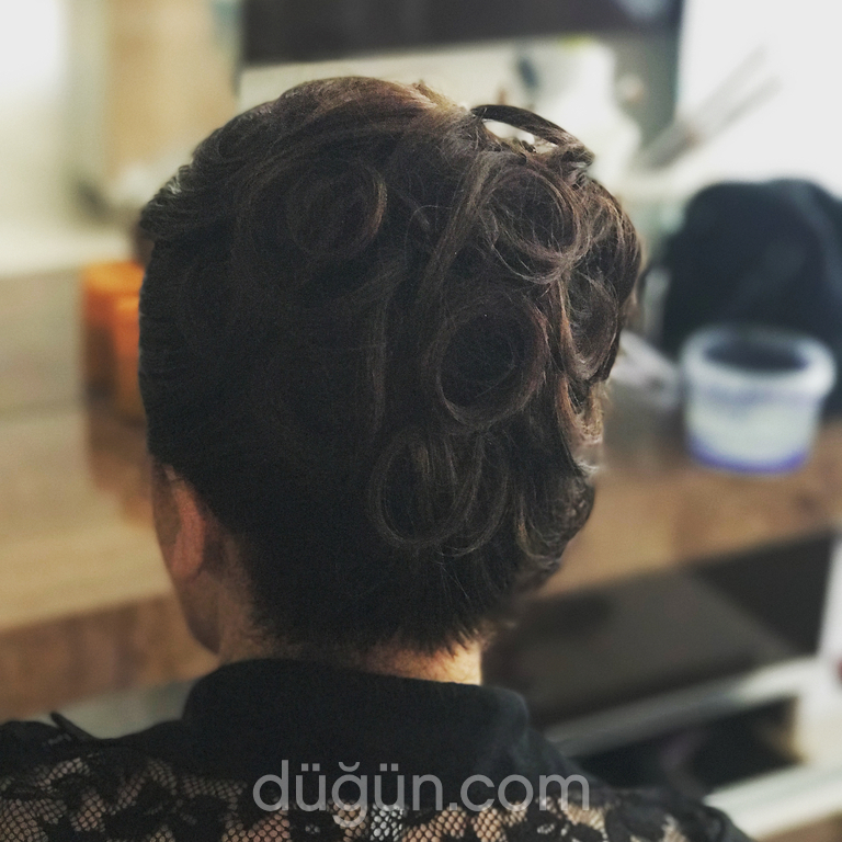 Madame Naz Name Kuaför