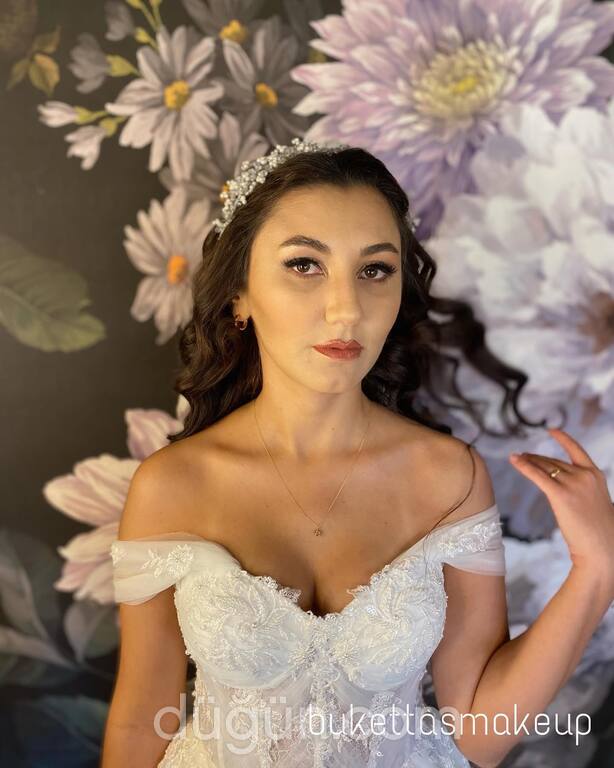 Buket Taş Make-up