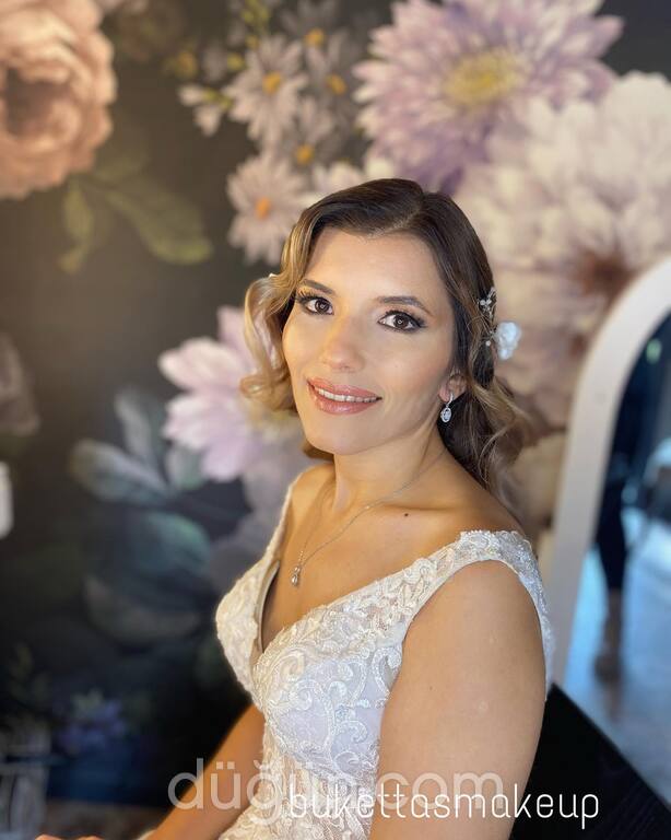 Buket Taş Make-up