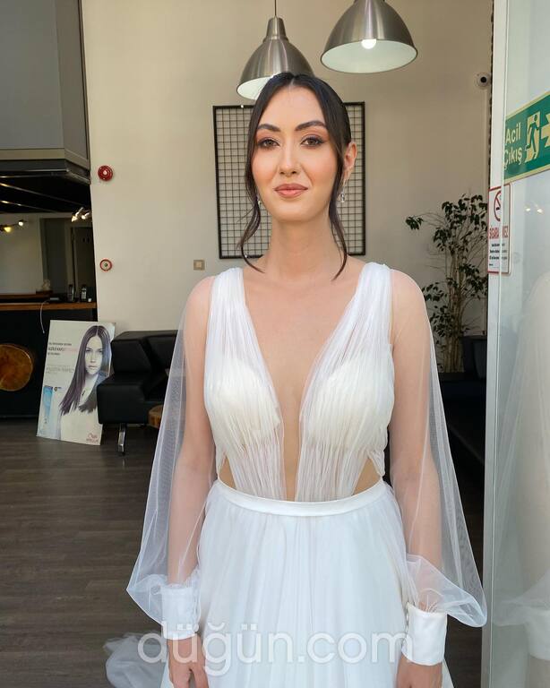 Elif Tanburacı Make-up Artist