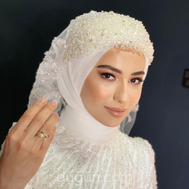 Elif Tanburacı Make-up Artist