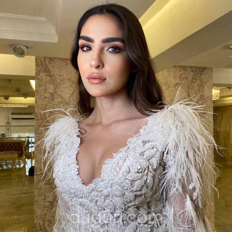 Elif Tanburacı Make-up Artist