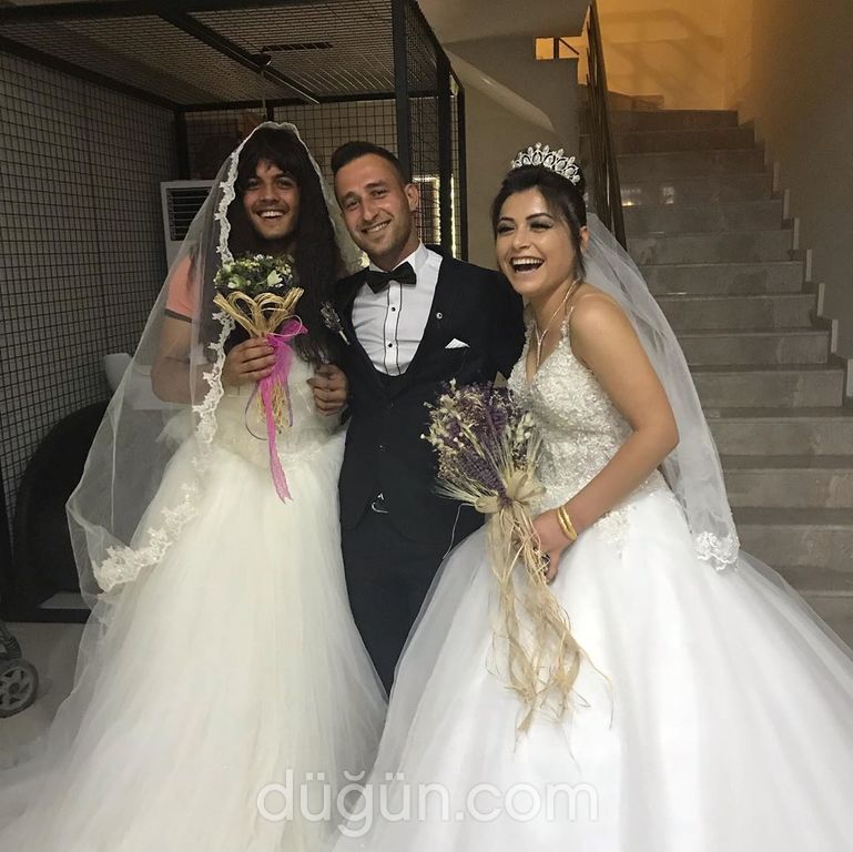 Ahmet Emir Mühürlü Saçlar