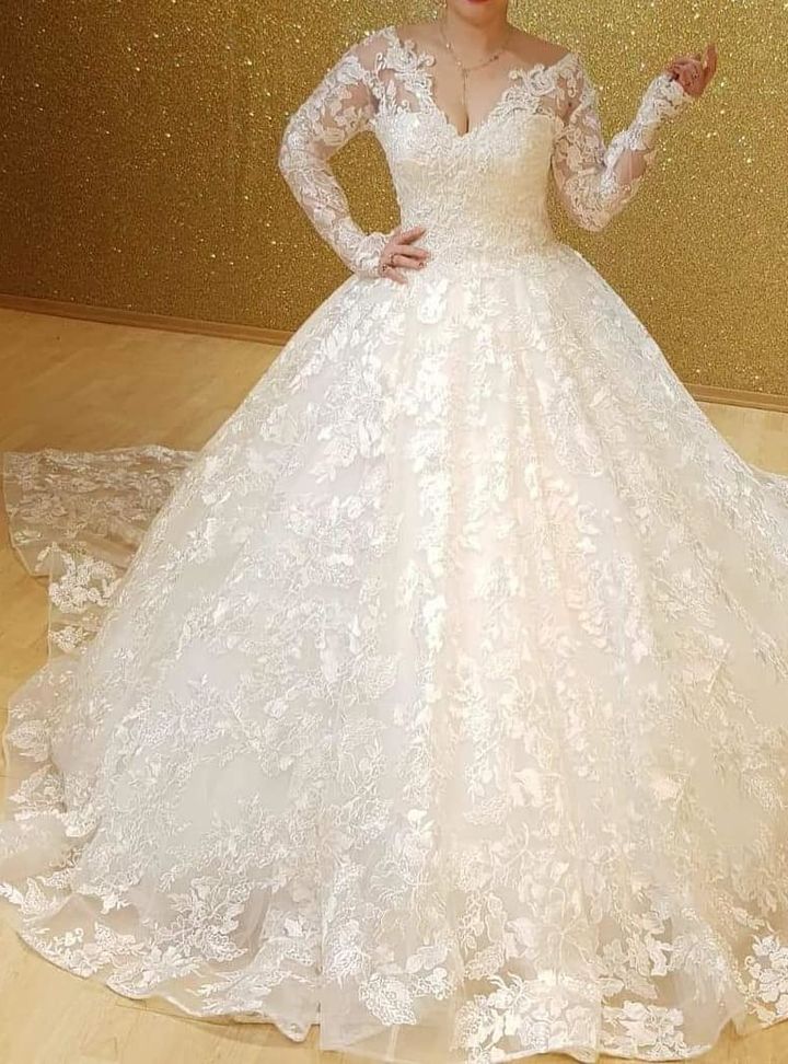 EER 30 Prenses Kesim V Yaka Göğüs Dekolteli Gelinlik