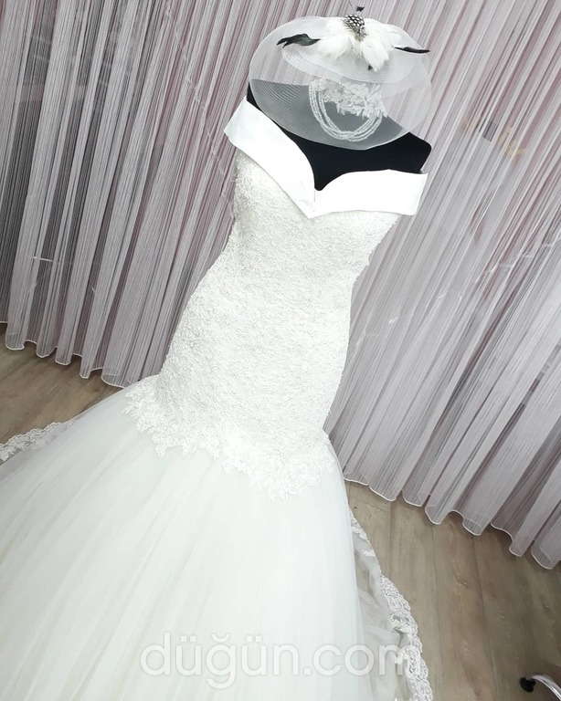 EER 37 Balık Kesim Düşük Omuz Romantik Gelinlik 2