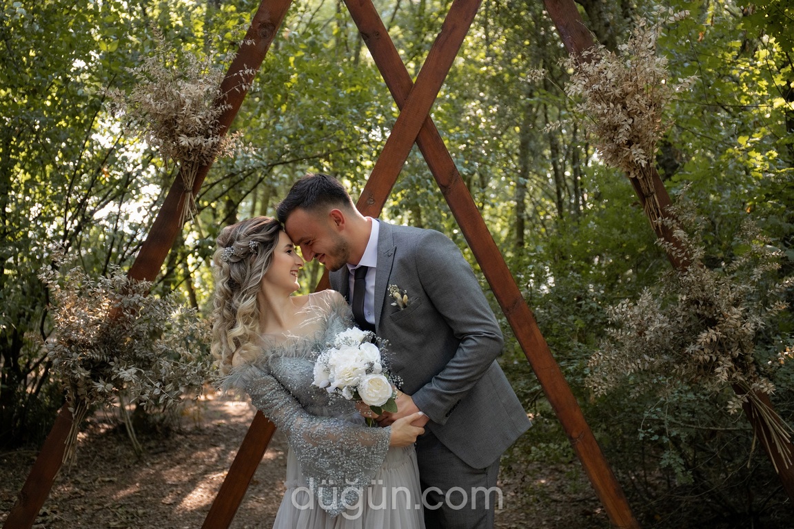 Eser Fotoğraf & Gelin Tasarım Stüdyosu