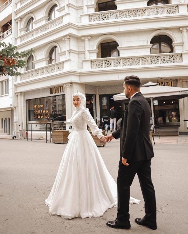 Büşra Karaer Modaevi