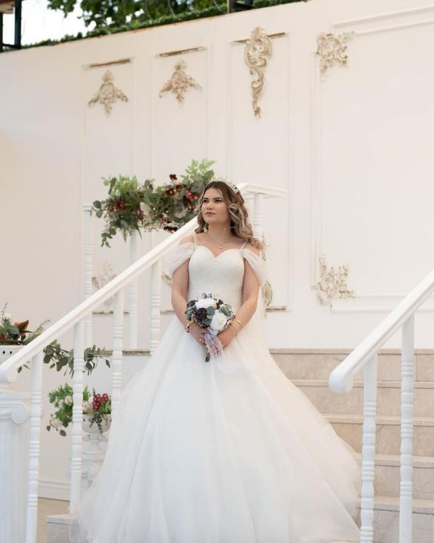 Büşra Karaer Modaevi