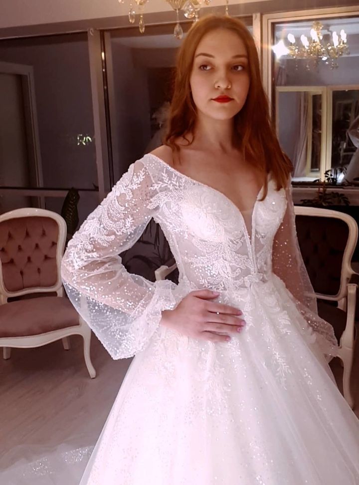 SMR 19 Prenses Kesim V Yaka Modern Gelinlik