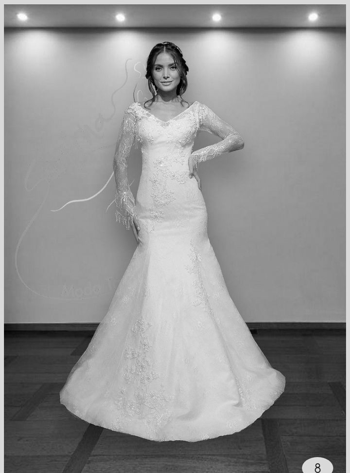 SMR 5 Balık Kesim Sırt Dekolteli V Yaka Gelinlik