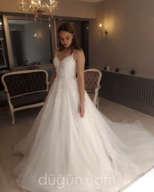 SMR 20 A Kesim V Yaka Modern Gelinlik