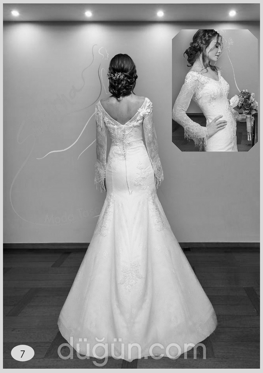 SMR 5 Balık Kesim Sırt Dekolteli V Yaka Gelinlik 1