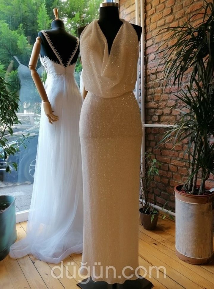 TMM 29 Balık Kesim Halter Yaka Modern Gelinlik