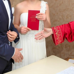 Temsili Nikah Memuru Özgür Özkök