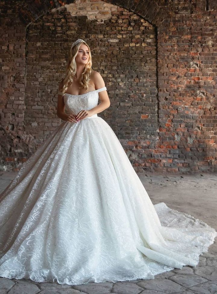 VPG 12 Prenses Kesim Sırt Dekolteli Düşük Omuz Gelinlik